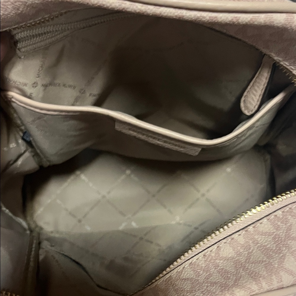 Michael Kors Beige Monogram Backpack and Wallet - Picture 7 of 7